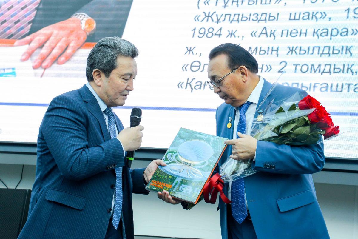ПОЭТОМ РОЖДАЕТСЯ КАЖДЫЙ. ВСТРЕЧА С ПОЭТОМ, ЖУРНАЛИСТОМ ОТЕГЕНОМ ОРАЛБАЕВЫМ
